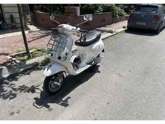 GALERİ BEYAZDAN 2009 VESPA S125 SPORT TOURİNG TEMİZ ORİJİNAL BKM