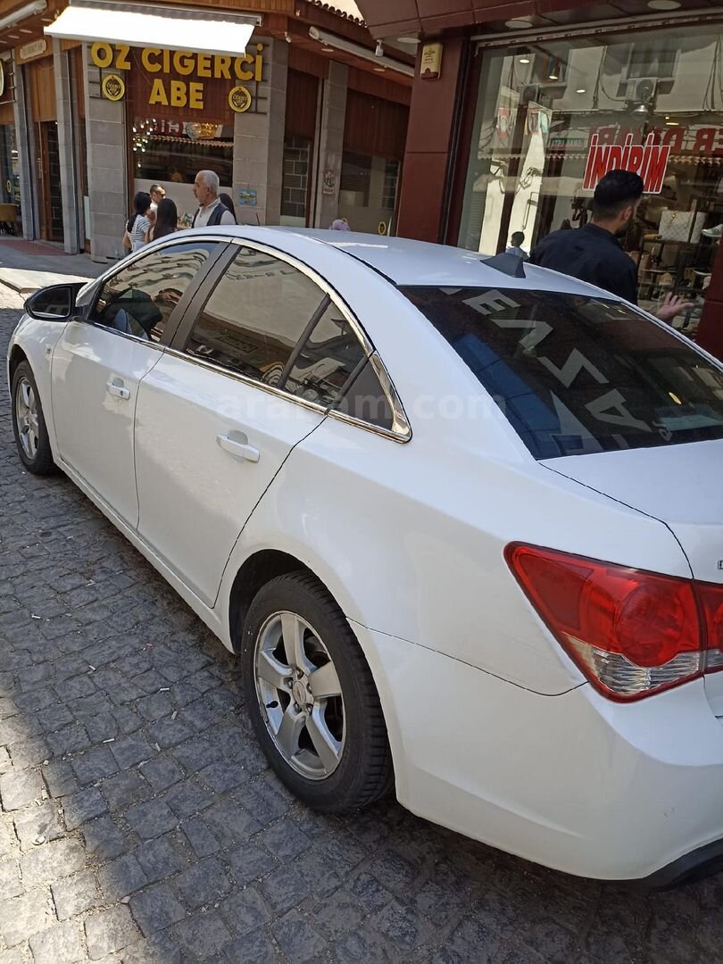 Sahibinden Chevrolet Cruze 1.6 LT 2012 Model Diyarbakır 187.000 km Beyaz 6