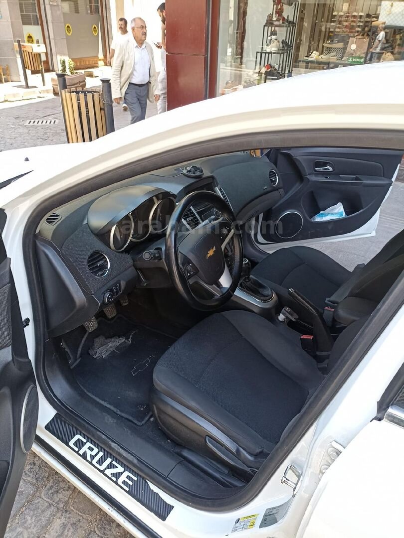 Sahibinden Chevrolet Cruze 1.6 LT 2012 Model Diyarbakır 187.000 km Beyaz 2