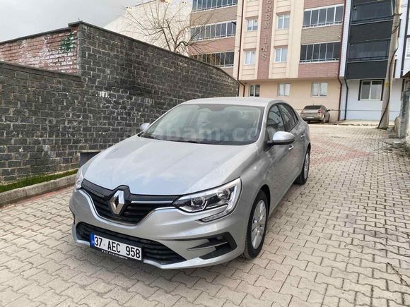 SIFIR RENAULT MEGANE 1.3 TCE 140 HP OTOMATİK TOUCH 2025 POŞETLERİ ÜZERİNDE 