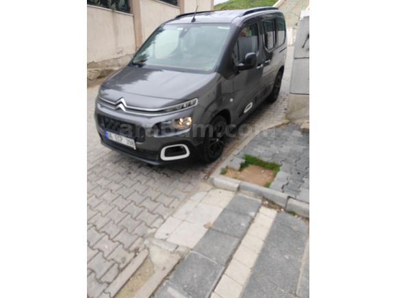 Sahibinden Citroen Berlingo 1.5 BlueHDI Feel Bold 2023 Model  56.000 km Füme