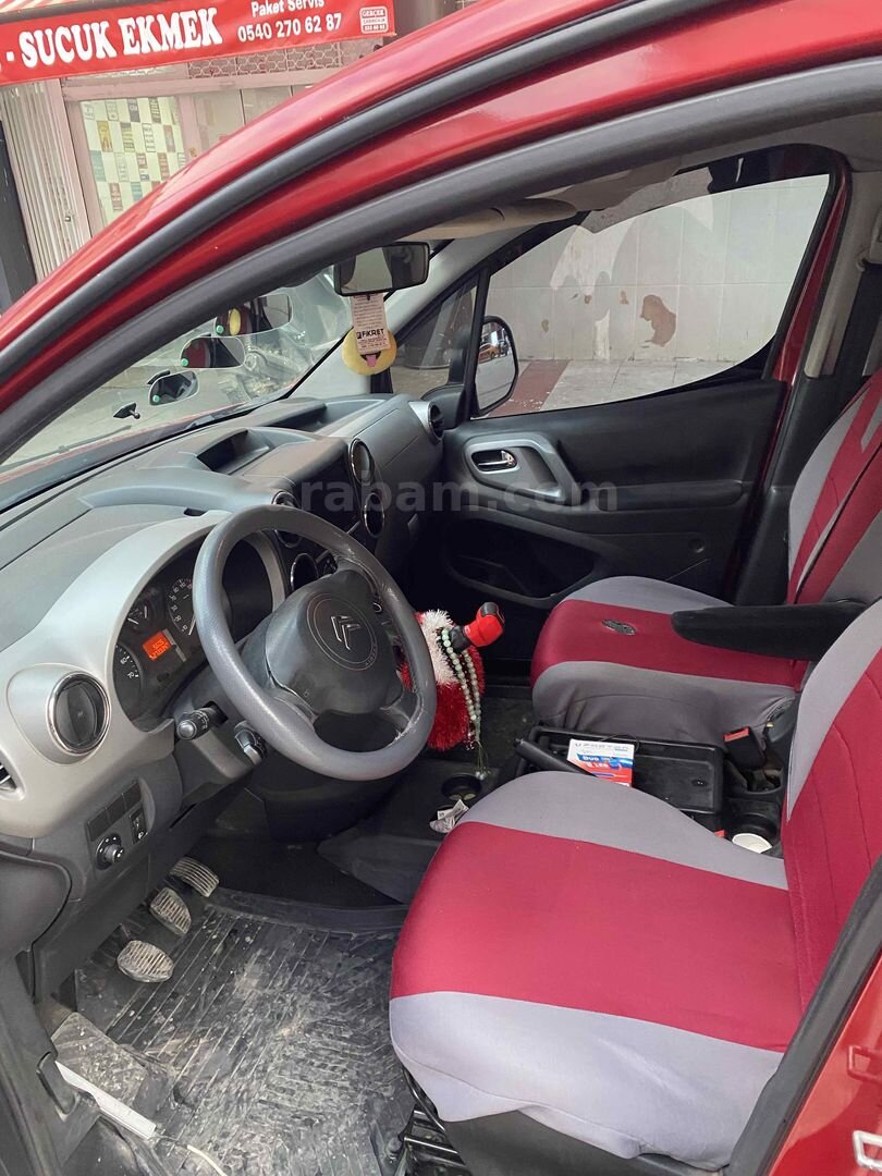 Sahibinden Citroen Berlingo 1.6 HDi Combi Silverline 2011 Model Gaziantep 274.000 km Kırmızı 3
