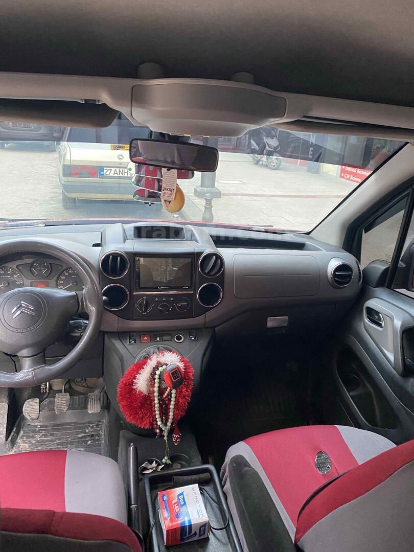 Sahibinden Citroen Berlingo 1.6 HDi Combi Silverline 2011 Model Gaziantep 274.000 km Kırmızı 4