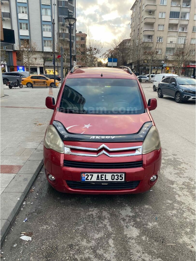 Sahibinden Citroen Berlingo 1.6 HDi Combi Silverline 2011 Model Gaziantep 274.000 km Kırmızı 1