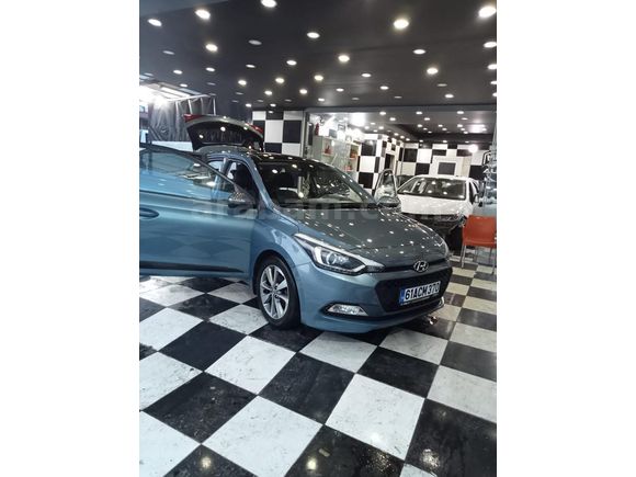 Sahibinden Hyundai i20 1.4 MPI Elite 2016 Model Trabzon 92.000 km Mavi