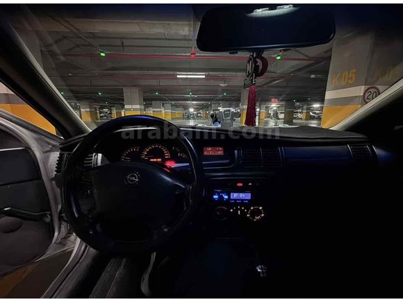 Opel Vectra 1.6 