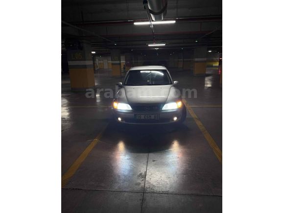 Opel Vectra 1.6 