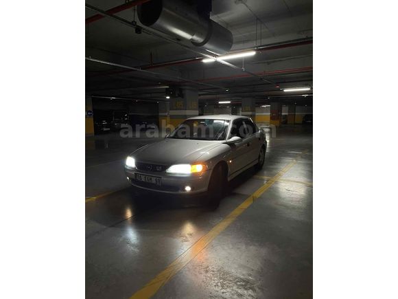 Opel Vectra 1.6 