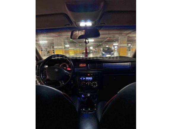 Opel Vectra 1.6 