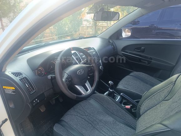 Sahibinden Kia Ceed 1.6 CRDi Concept 2012 Model 