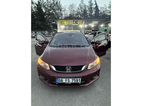 Sahibinden Honda Civic 1.6i VTEC ECO Elegance 2015 Model  200.000 km Bordo