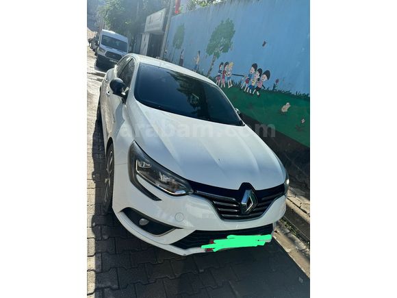 Sahibinden Renault Megane 1.5 dCi Icon 2017 Model Şırnak(son fiyat acil nakit ihtiyacım dan dolayı düşürdüm) arabam çok temiz 