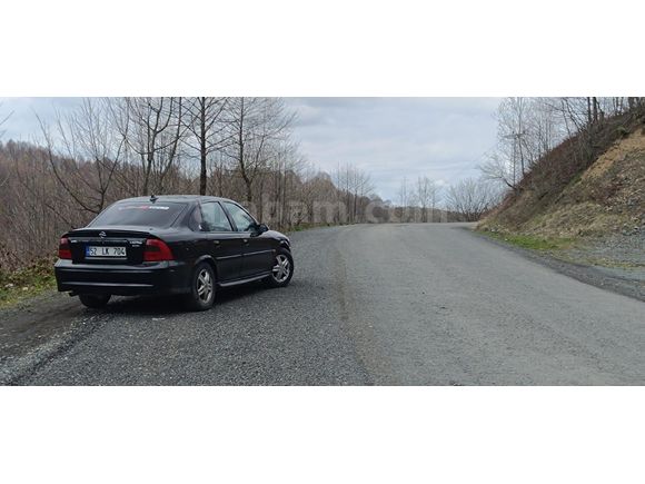 Sahibinden Opel Vectra 2.0 100.Yıl 2000 Model  250.000 km Siyah