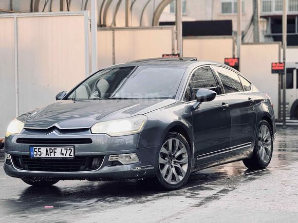 Sahibinden Citroen C5 1.6 HDi Dynamique 2011 Model 
Hatasız düşük kilometrede aracın iç ve dış yenı fotografları isteyen whatsaptan iletişime geçsin