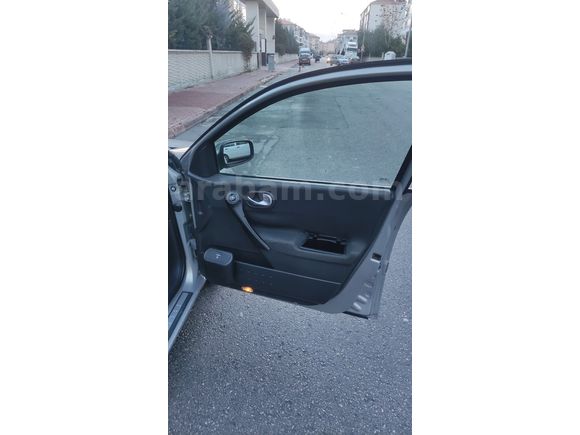 Sahibinden Renault Megane 1.6 Dynamique 2004 Model