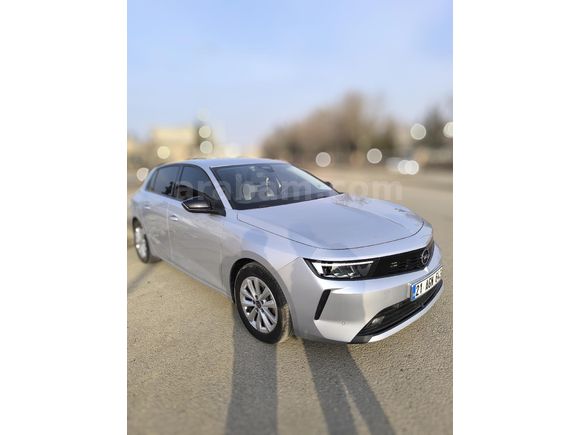 2024 Aralık Çıkışlı / 6.001 KM / TRAMER YOK / Sıfır Ayarında Astra