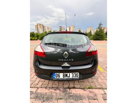 SAHİBİNDEN FRANSA MONTAJ 2009 RENAULT MEGANE 3 1.5 DCİ 