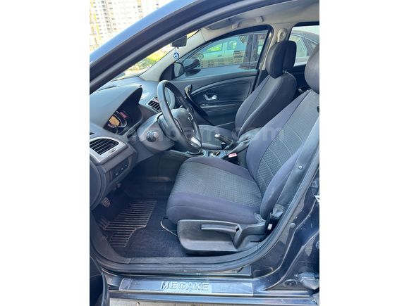 SAHİBİNDEN FRANSA MONTAJ 2009 RENAULT MEGANE 3 1.5 DCİ 