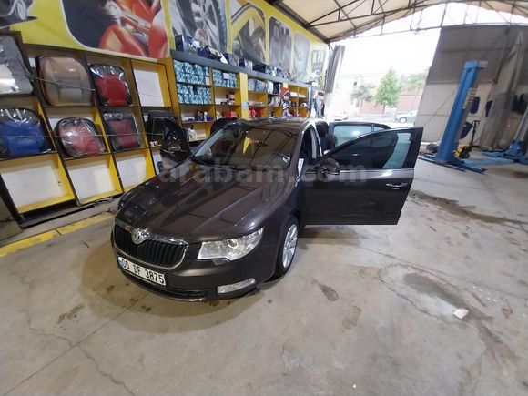 Sahibinden Skoda SuperB 1.6 TDI Comfort 2011 Model
