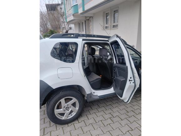 Sahibinden Dacia Duster 1.5 dCi Laureate 2015 Model  217km Beyaz