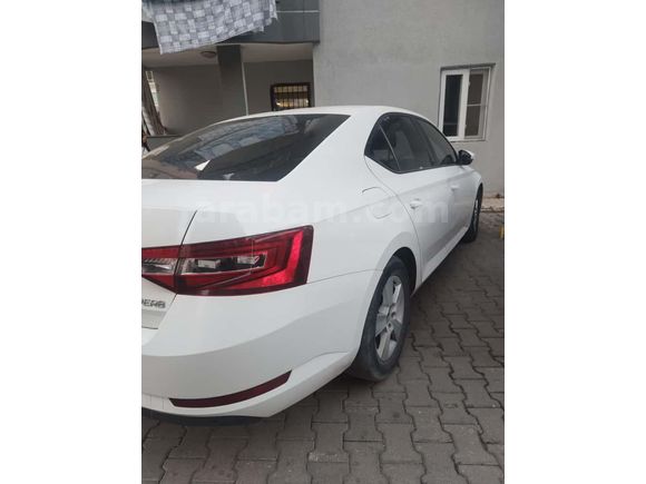 Sahibinden Skoda SuperB 1.4 TSI Active 2017 Model  133.500 km Beyaz
