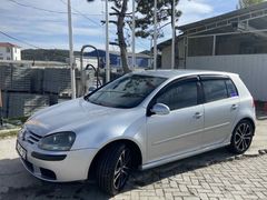 Sahibinden Volkswagen Golf 1.6 FSi 2004 Model değişen yok 
hasar kaydı yok
4 lastik yeni 
R32 arka tampon mevcut
Yağ sıvı bakımları yeni 

