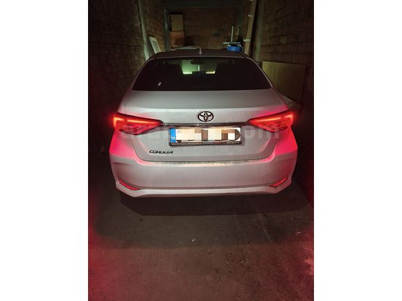 Sahibinden Toyota Corolla 1.5 Flame X-Pack Sıfır alacaklara bayiden garaja