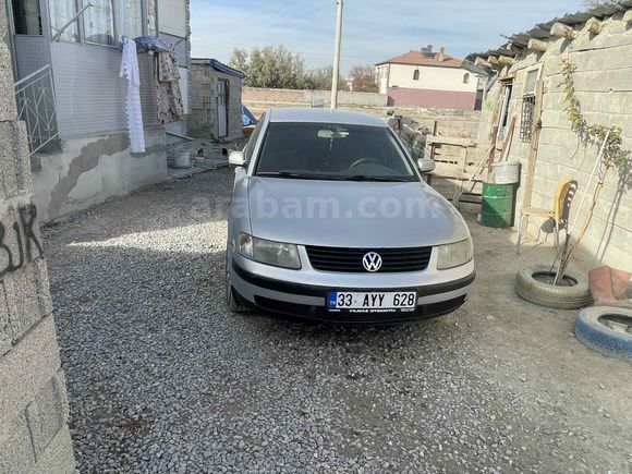 Sahibinden Volkswagen Passat 1.8 Basic 2000 Model  330.000 km Gri (Gümüş)