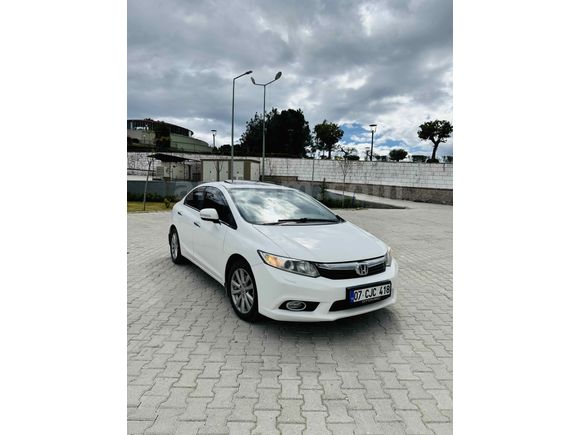 Sahibinden Honda Civic 1.6 Eco Elegance 2013 Model  310.000 km Beyaz