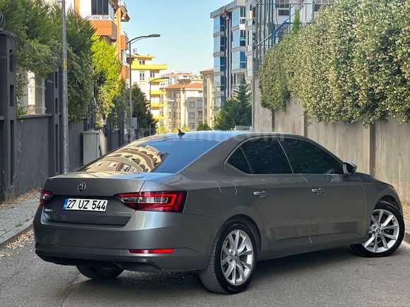 Sahibinden Skoda SuperB 1.6 TDI Prestige 2015 Model  225.000 km Gri