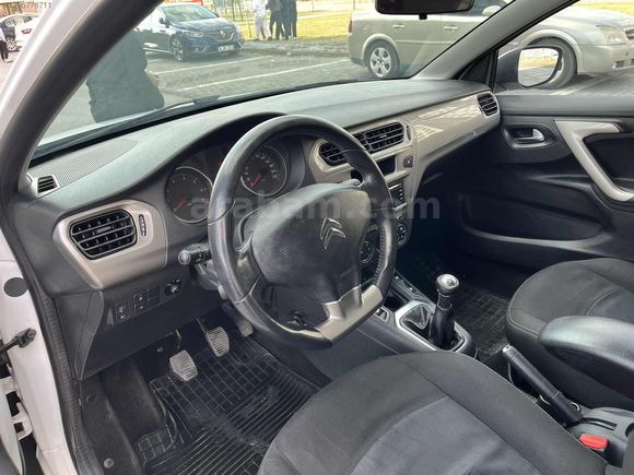 KENT OTOMOTİV 2.ELDEN ORJINAL HATASIZ 145BİN KMDE 2015 MODEL