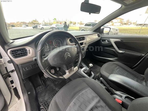 KENT OTOMOTİV 2.ELDEN ORJINAL HATASIZ 145BİN KMDE 2015 MODEL