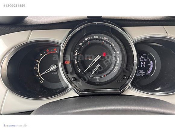 YETKİLİ BAYİDEN HATASIZ 2013 MODEL DS 3 1.6 e-HDI D-STYLE