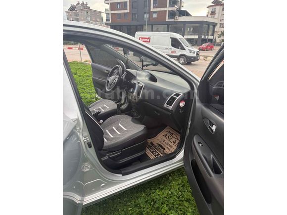 Galeriden Hyundai i20 1.4 CRDi Team 2012 Model Antalya