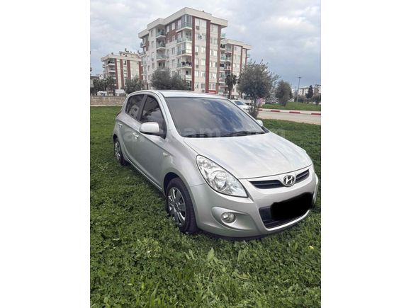 Galeriden Hyundai i20 1.4 CRDi Team 2012 Model Antalya