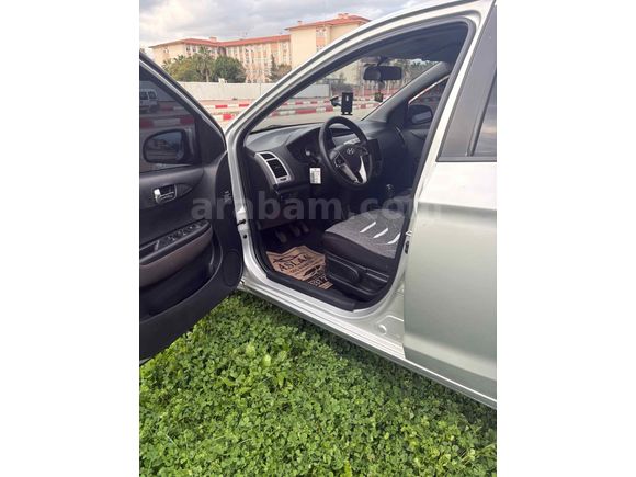 Galeriden Hyundai i20 1.4 CRDi Team 2012 Model Antalya