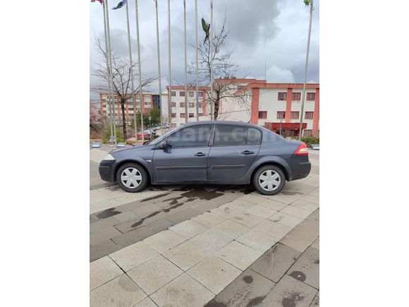 SAHİBİNDEN ACİL DÜŞÜK KM MEGANE2