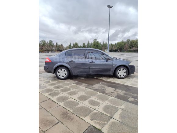 SAHİBİNDEN ACİL DÜŞÜK KM MEGANE2