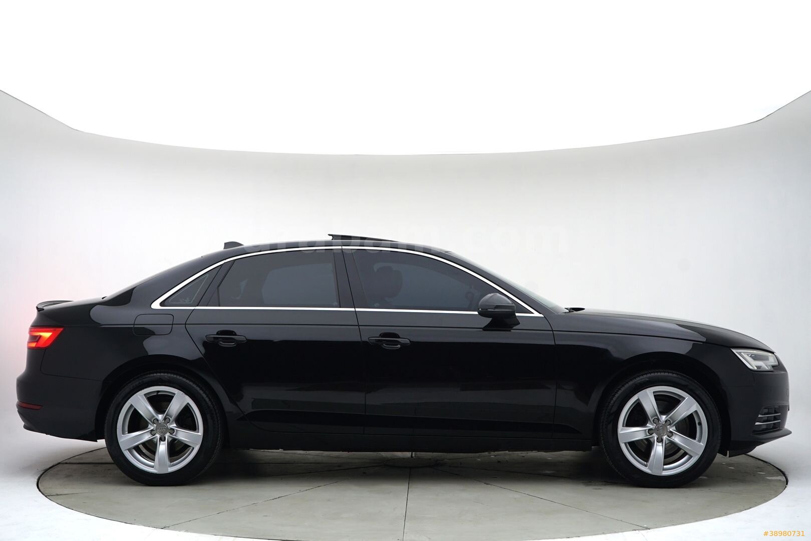 Galeriden Audi A4 Sedan 1.4 TFSI Dynamic 2016 Model Antalya 350.000 km Siyah 4
