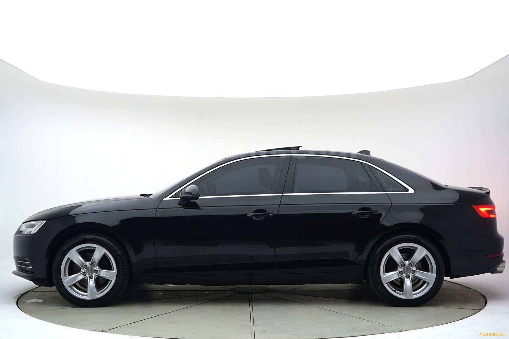 Galeriden Audi A4 Sedan 1.4 TFSI Dynamic 2016 Model Antalya 350.000 km Siyah 5