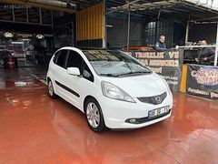 2011 BEYAZ OTOMATİK LPG'Lİ CAM TAVAN TAM BAKIMLI MASRAFSIZ