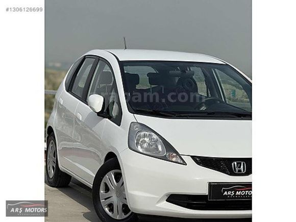 76 BİN KM // 2011 OTOMATİK JAZZ // ORJİNAL// MASRAFSIZ