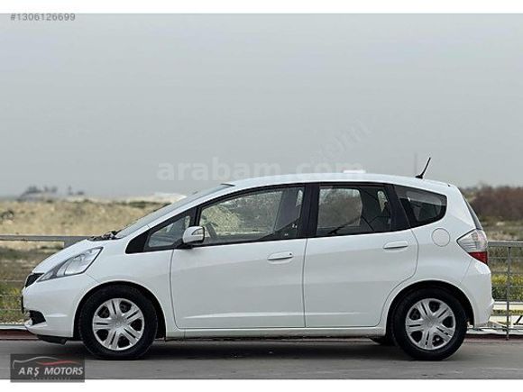 76 BİN KM // 2011 OTOMATİK JAZZ // ORJİNAL// MASRAFSIZ