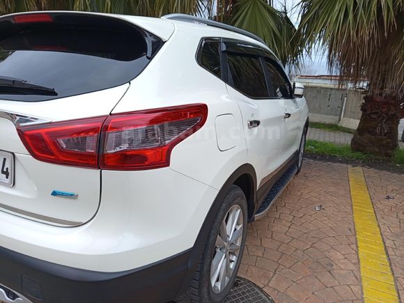 Sahibinden Nissan Qashqai 1.5 dCi Sky Pack 2015 Model