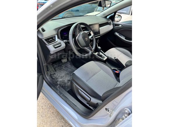 Sahibinden nardo gri Renault Clio 1.0 TCe Evolution 2025 Model 
