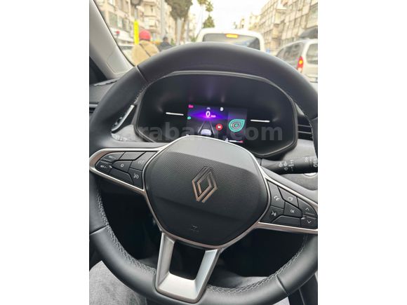 Sahibinden nardo gri Renault Clio 1.0 TCe Evolution 2025 Model 