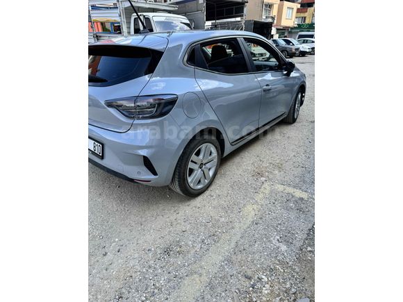 Sahibinden nardo gri Renault Clio 1.0 TCe Evolution 2025 Model 