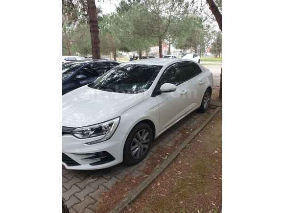 İlk Sahibinden Megane 4 2025 Model 1.3tce manuel vites