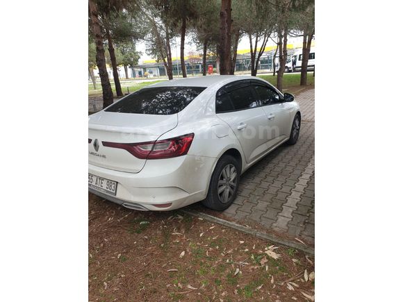 İlk Sahibinden Megane 4 2025 Model 1.3tce manuel vites