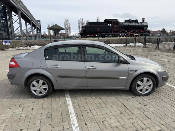 Galeriden Renault Megane 1.6 Dynamique 2005 Model Kars